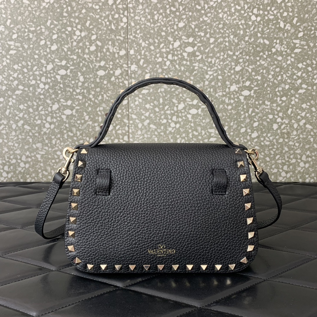 Valentino Garavani Rockstud Handbag Shoulder Bag in Black Grainy Calfskin